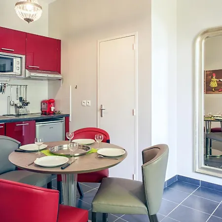 Tempologis - Chateau De La Rochette Apartahotel 3*