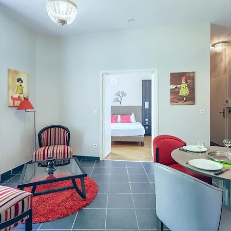 Apartahotel Tempologis - Chateau De La Rochette 3*