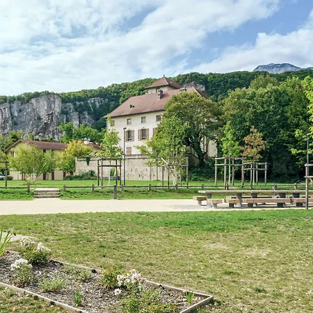 Tempologis - Chateau De La Rochette Appart hôtel 3*